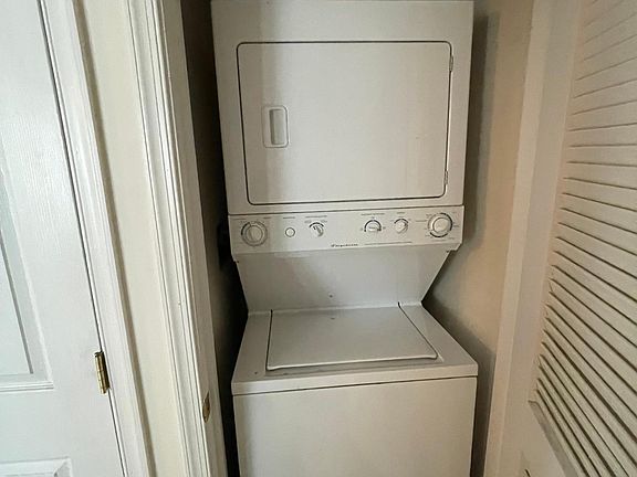 5th image of 4841 Walton Ave #3