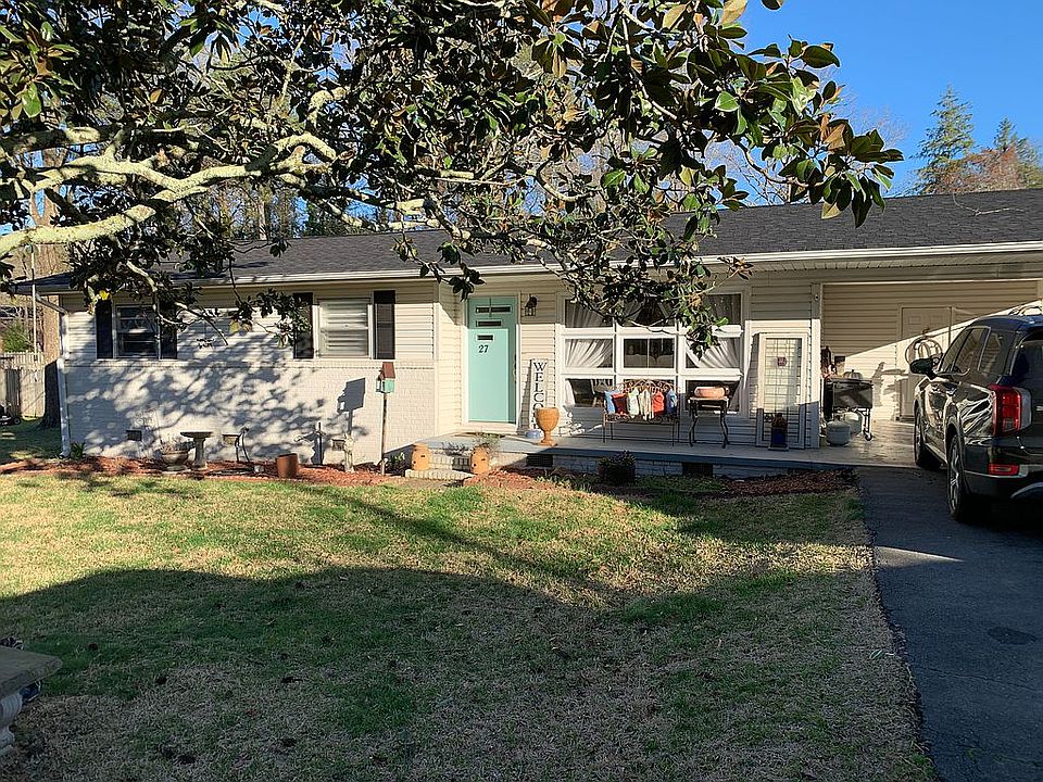 1st image of 27 Pine Cir