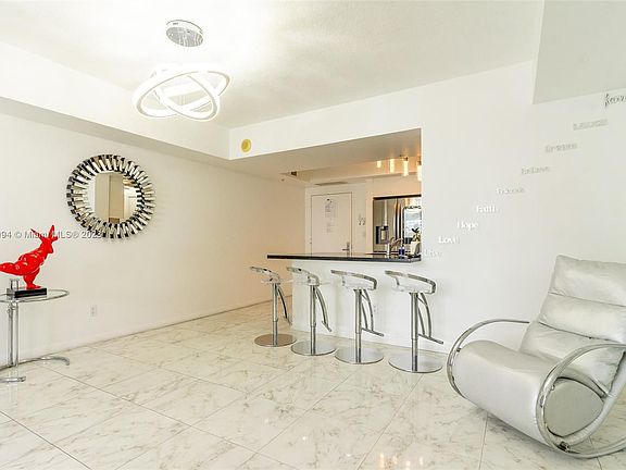 5th image of 325 Biscayne Blvd #2221