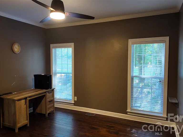 410 Farm Branch Dr — Photo 29