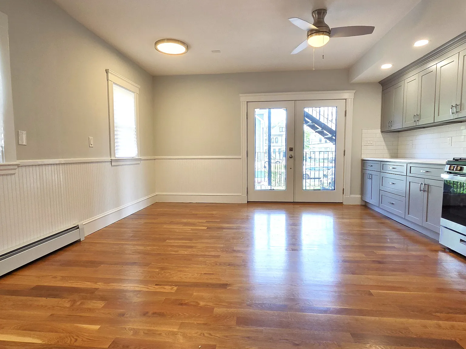 3 bed, 1300 sqft, $3,000 — Photo 4