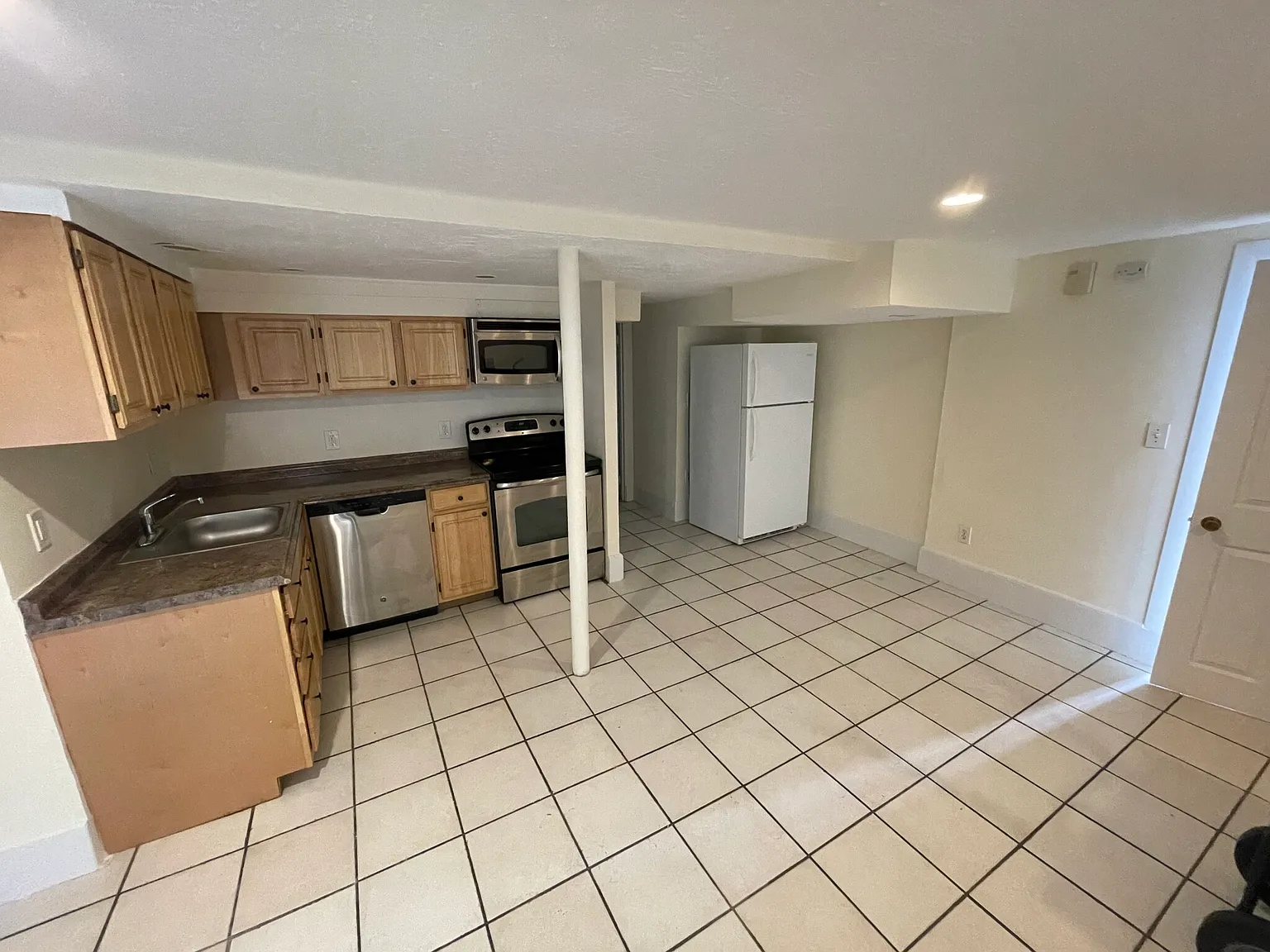 2 bed, 1.0 bath, $2,300 — Photo 3