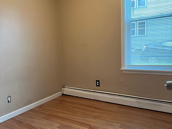 5th image of 664 Myrtle Ave #1