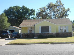 511 SW 2nd St, Laverne, OK 73848