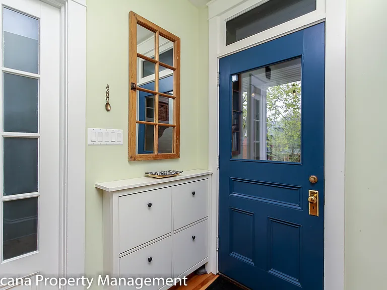 165 Irving Ave — Photo 5