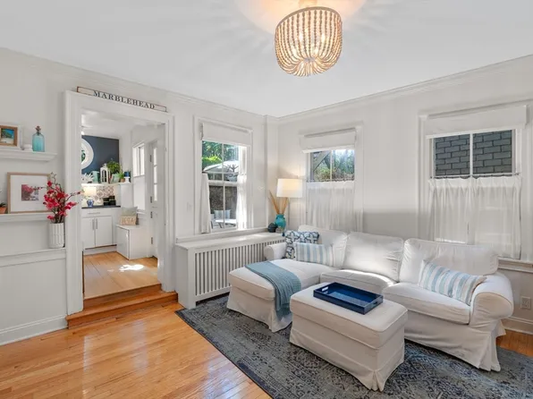 29 Front St #1, Marblehead, MA 01945