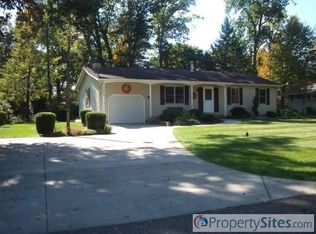 26393 Sweetbriar St, Edwardsburg, MI 49112