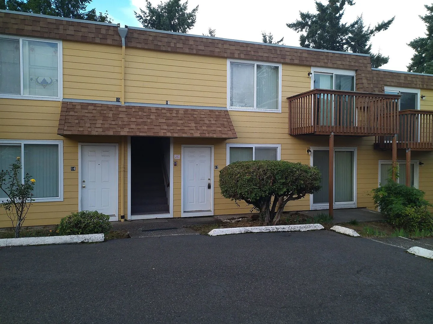 Pleasant Hill Apartments — Photo 3