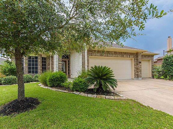 2nd image of 945 Ponte Serra Dr