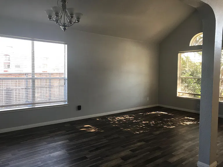 8475 Muirwood Trl — Photo 3