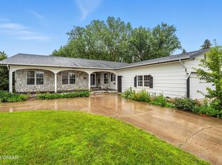 421 Lewis Ave, Larimore, ND 58251