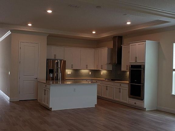 2nd image of 2821 Montilla Dr