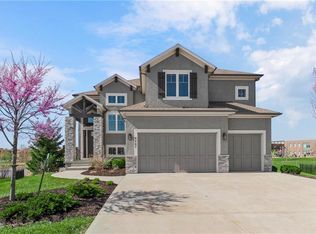 9207 W 177th Ter, Overland Park, KS 66013