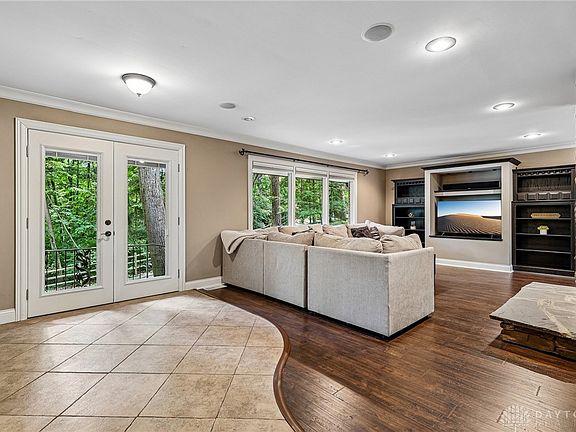 5th image of 2357 Willowgrove Ave
