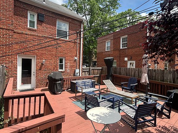 2nd image of 902 S Highland St