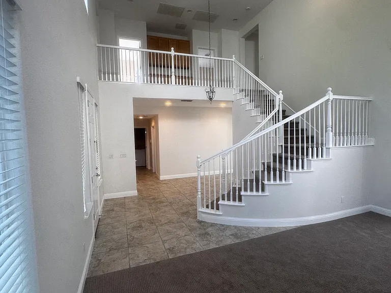 511 W Las Brisas Dr — Photo 7