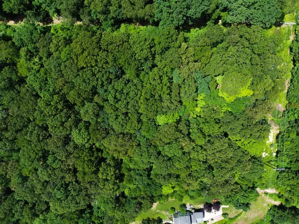 60 White Plains Road, Norwich, CT 06360