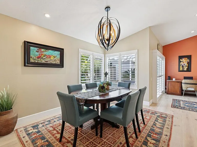 1767 Woodbine Pl — Photo 7