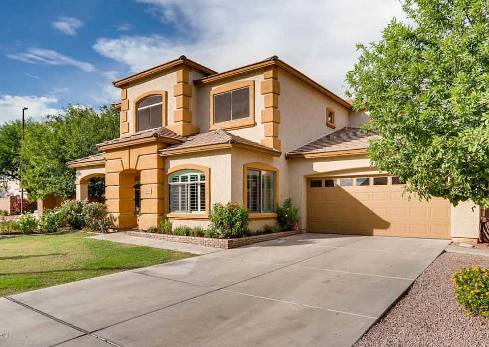 1st image of 1372 E Canyon Creek Dr