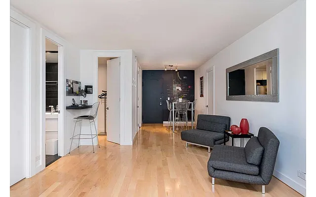 Rented by Douglas Elliman | media 7