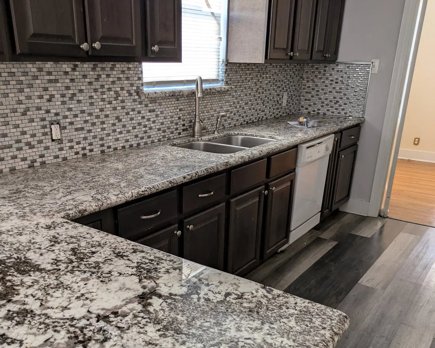 2 bed, 1300 sqft, $1,200 — Photo 3