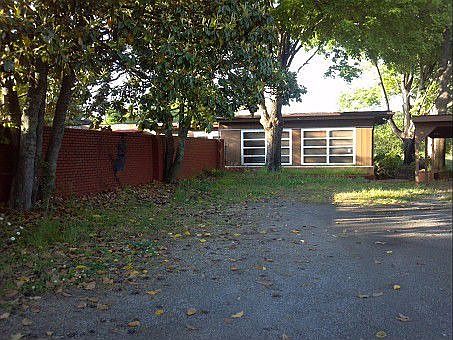 2nd image of 520 Blossom Hill Rd