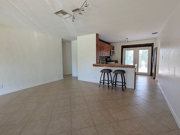 4th image of 1450 NE 30th St