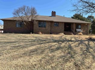 8 Sunset Rd, Wellington, KS 67152