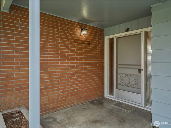 4th image of 950 SE 12th Street