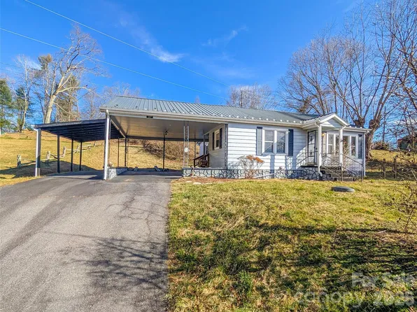 97 Tom Sparks Rd, Spruce Pine, NC 28777