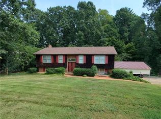 2154 Frye Ave, Hickory, NC 28602