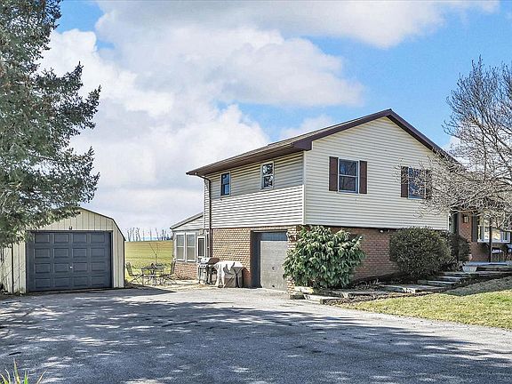 5th image of 28 Maple Ln