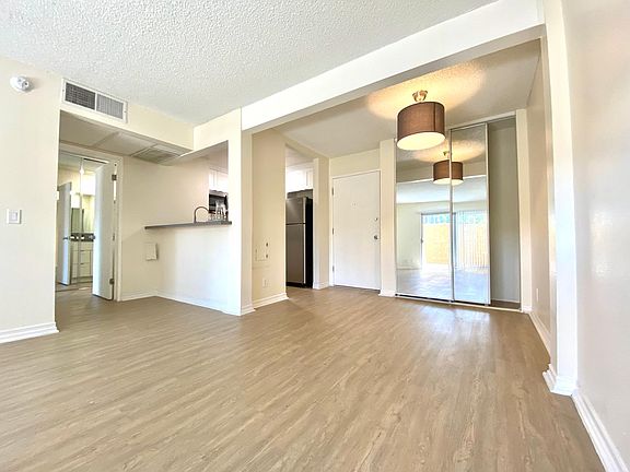 2nd image of 15425 Sherman Way #100