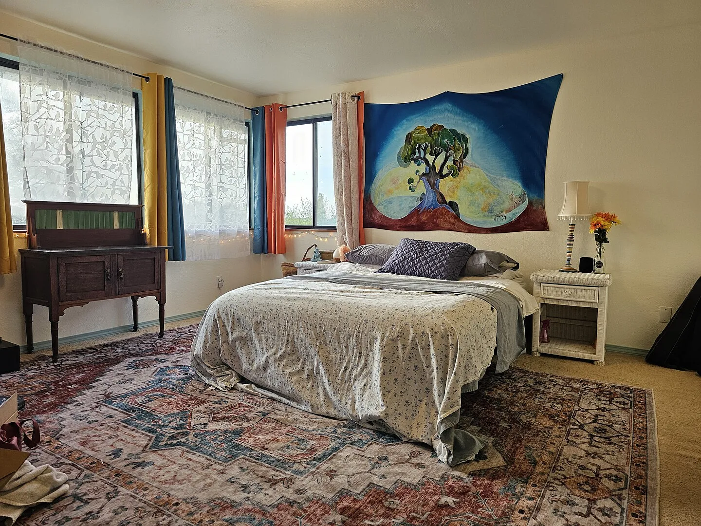 Sunny 1BR with Great Walkability — Photo 3