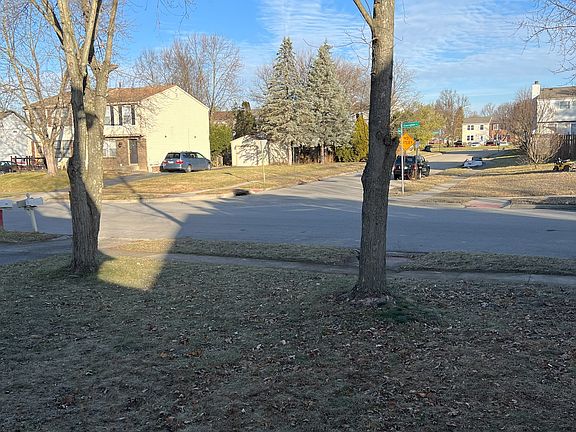 3rd image of 2983 Essington Dr