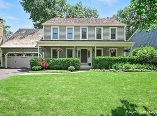 387 Long Hill Rd, Gurnee, IL 60031