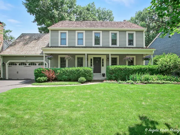 387 Long Hill Rd, Gurnee, IL 60031