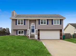 600 Hickory Ct, Dallas Center, IA 50063