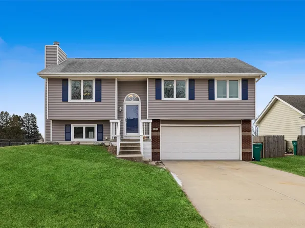 600 Hickory Ct, Dallas Center, IA 50063