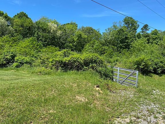 3rd image of 3633 E Lee Hwy