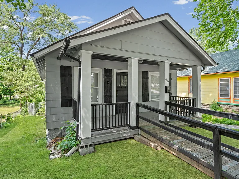 8102 Highland Ave — Photo 30