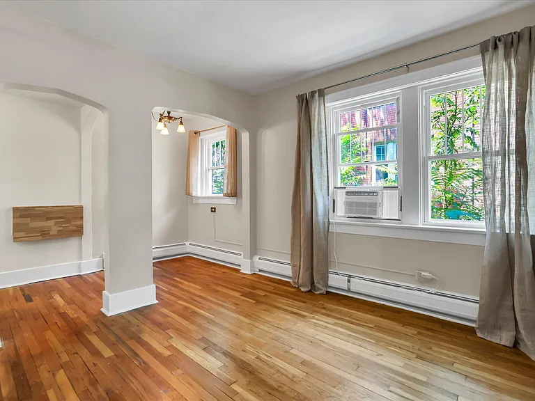 1275 N Clarkson St — Photo 4