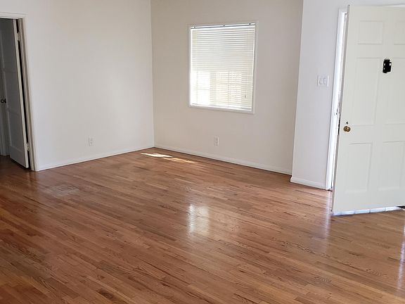 2nd image of 10553 Camarillo St