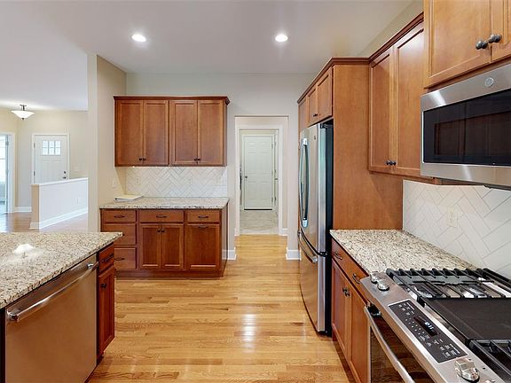 4th image of L3 Winterberry Ln