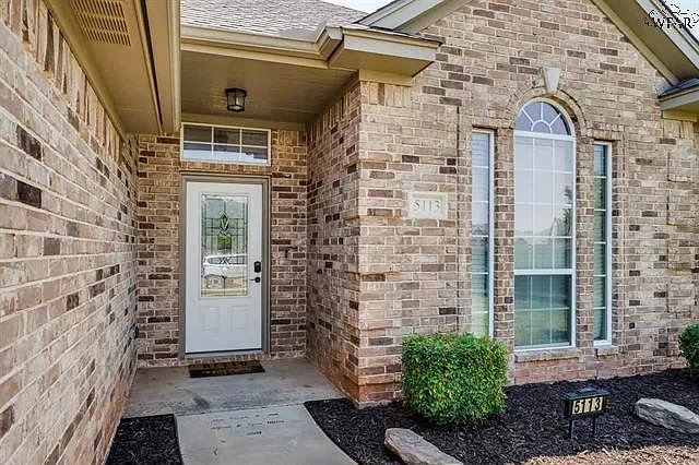 5113 Tillie Dr — Photo 2