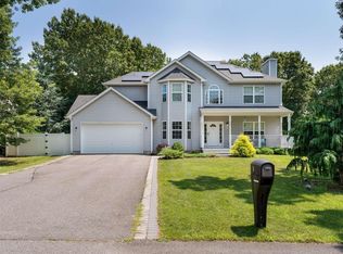 9 Betsy Ross Ct, South Setauket, NY 11720