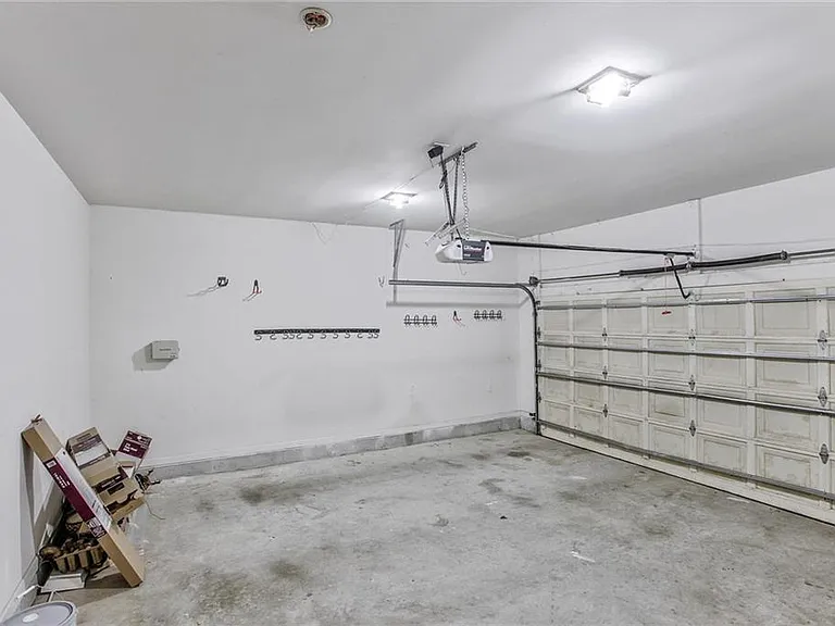 16 Ancient Oak Ct NE — Photo 23