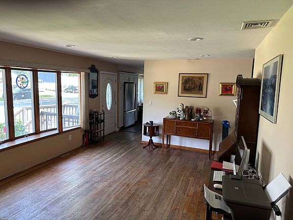 4th image of 1612 N Gardiner Dr