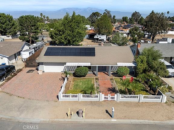 2nd image of 3591 Chestnut Dr