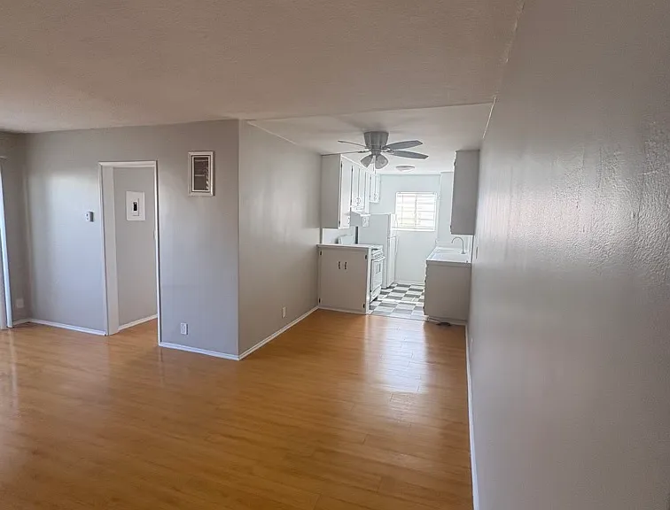 1550 N Harvard Blvd #15 — Photo 2